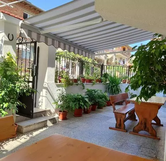 ペンション Milchevi Guesthouse