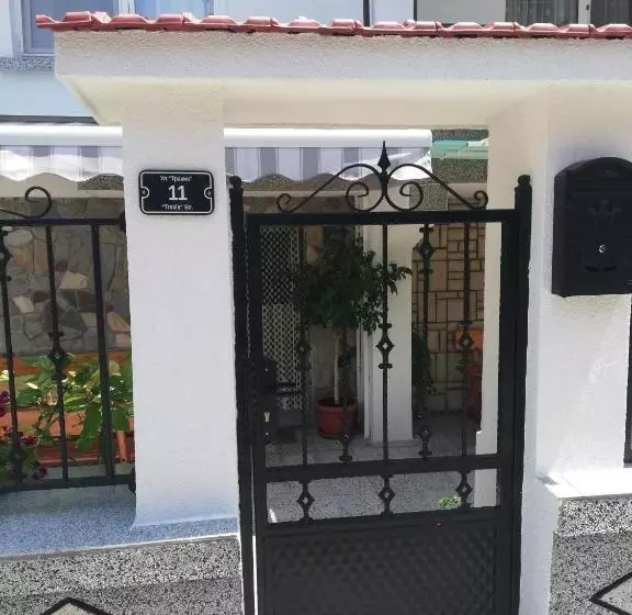 ペンション Milchevi Guesthouse