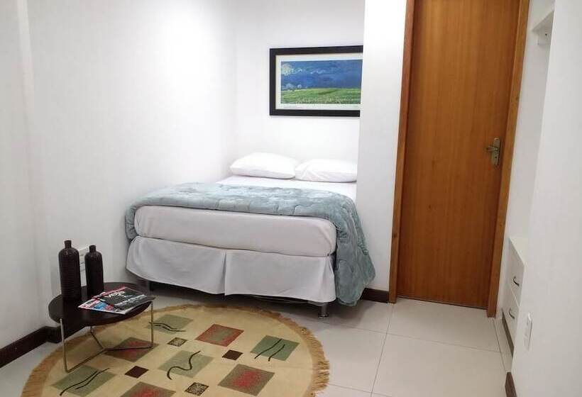 Refúgio Nômade Hostel