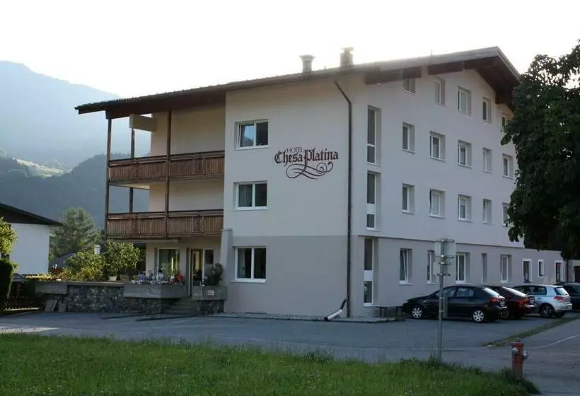 تختخواب و صبحانه Chesa Platina