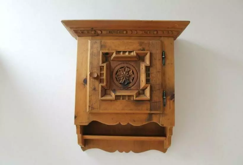 تختخواب و صبحانه Chesa Platina