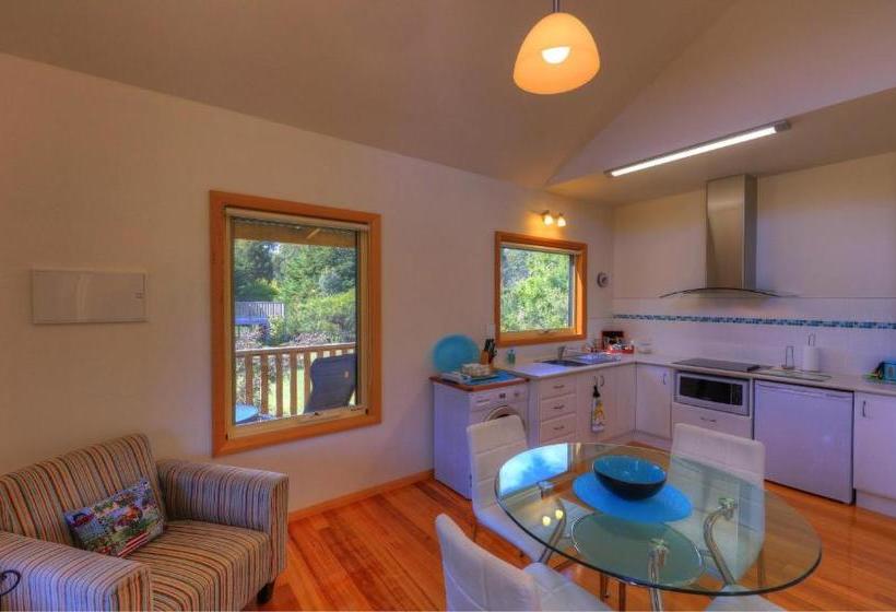 ベッドアンドブレックファースト Roosters Rest