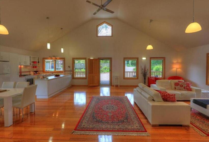 ベッドアンドブレックファースト Roosters Rest