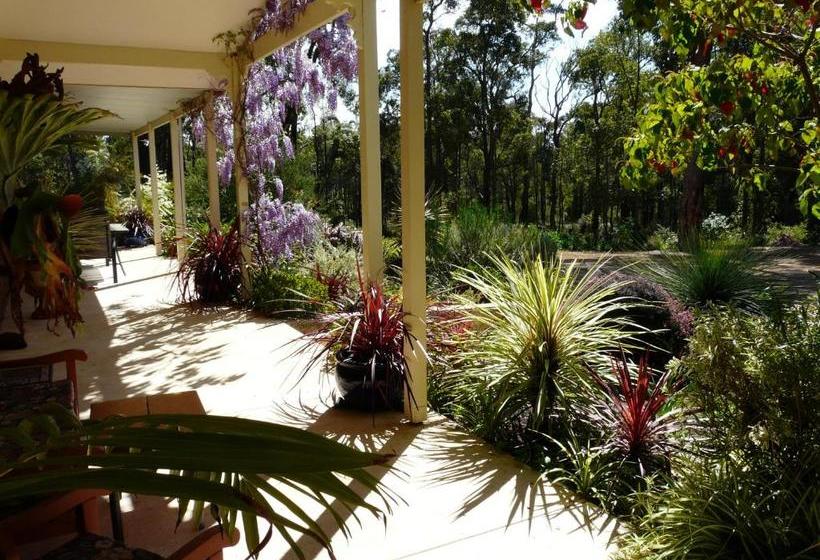 Country Charm Retreat B&b