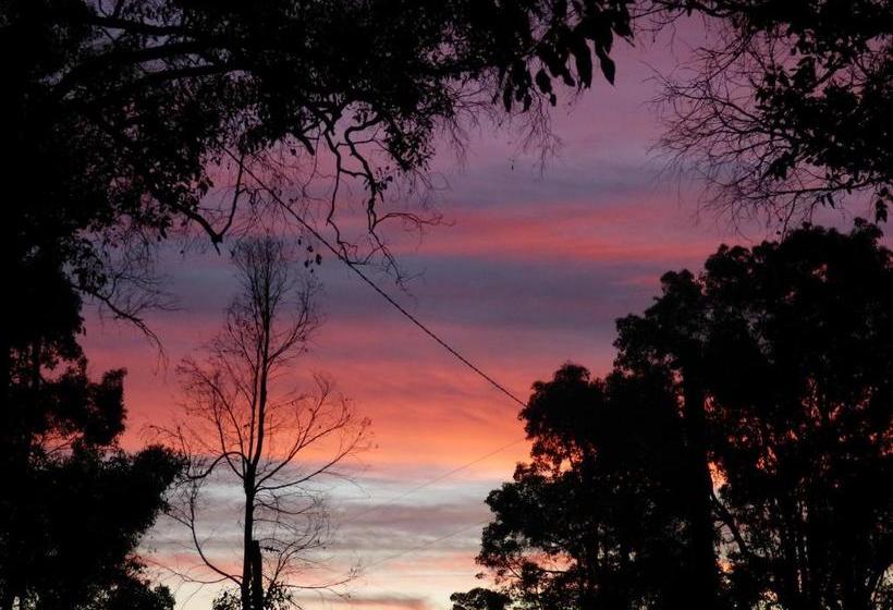 Country Charm Retreat B&b