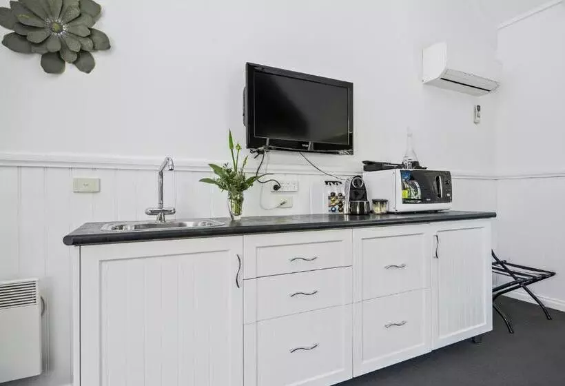 Creek Cottage Bed And Breakfast Traralgon