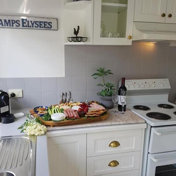 Creek Cottage Bed And Breakfast Traralgon