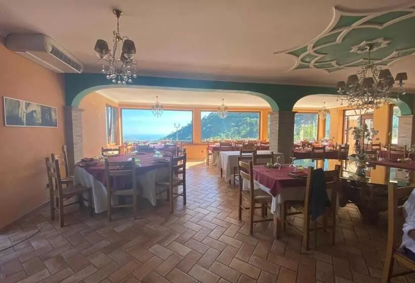 ホテル Agriturismo Collecammino
