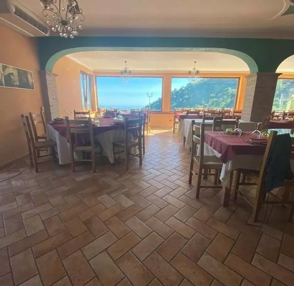ホテル Agriturismo Collecammino