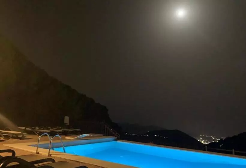 ホテル Agriturismo Collecammino