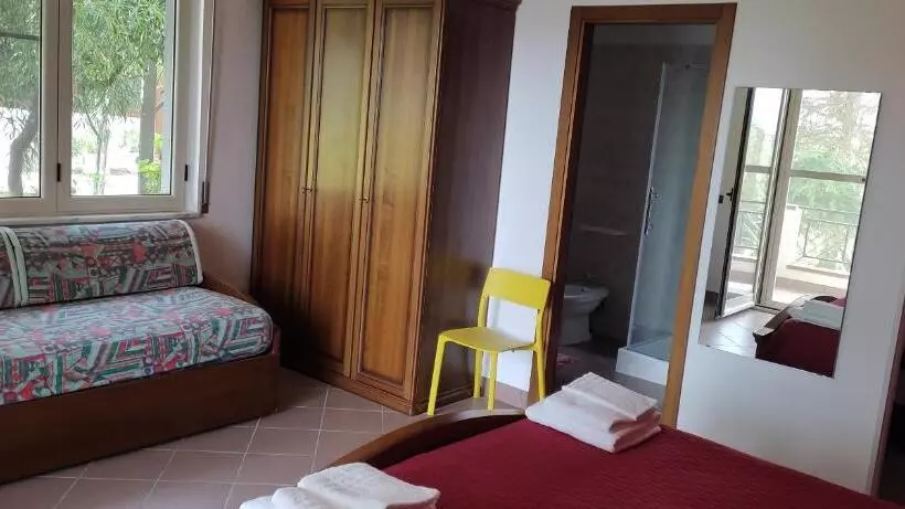 ホテル B&b L`oasi