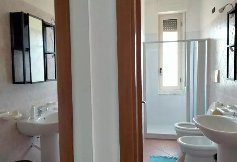 ホテル B&b L`oasi