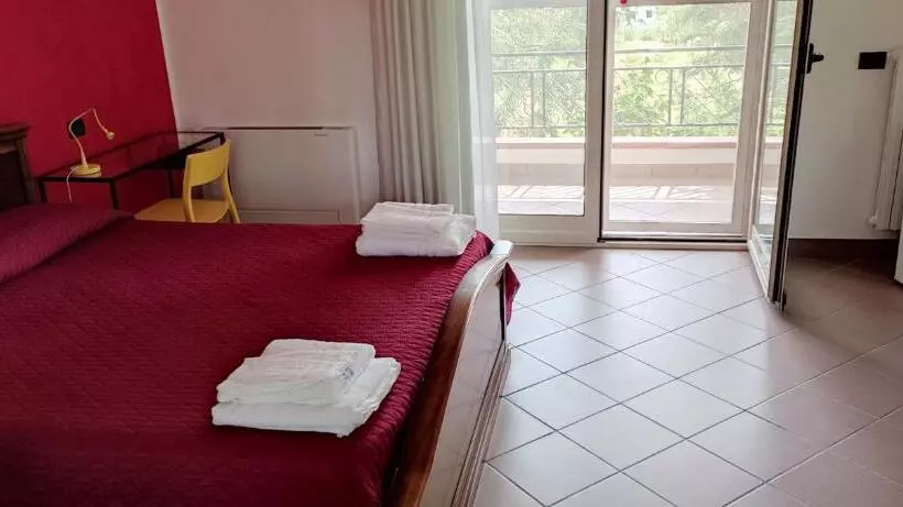 ホテル B&b L`oasi