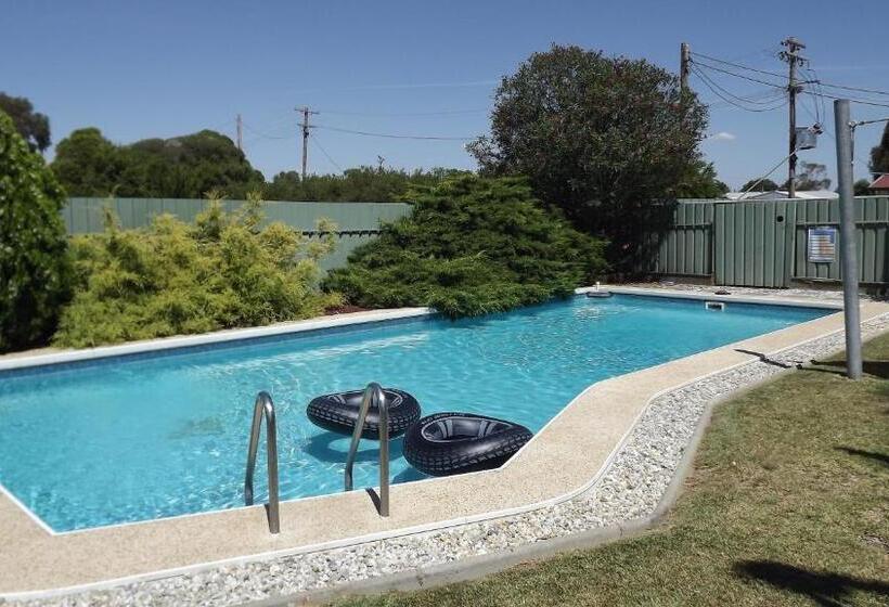 汽车旅馆  Culcairn Motor Inn