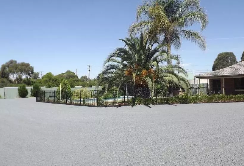 モーテル Culcairn Motor Inn