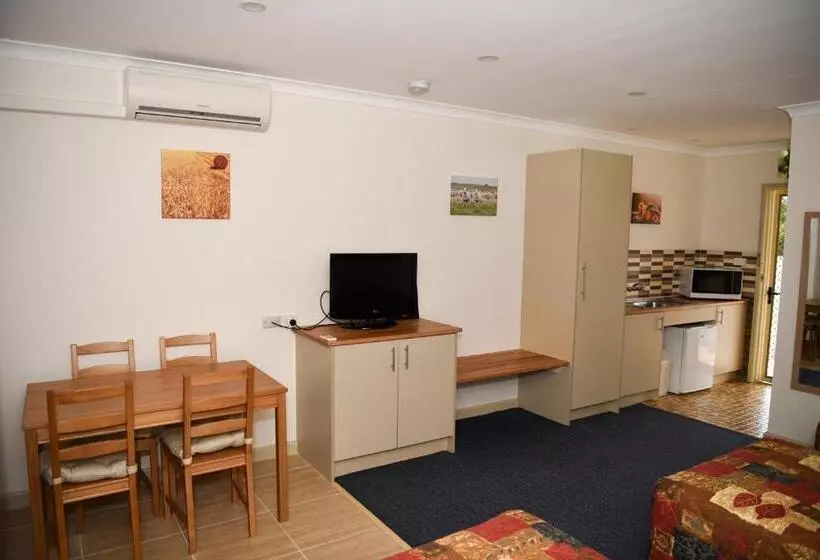 モーテル Culcairn Motor Inn