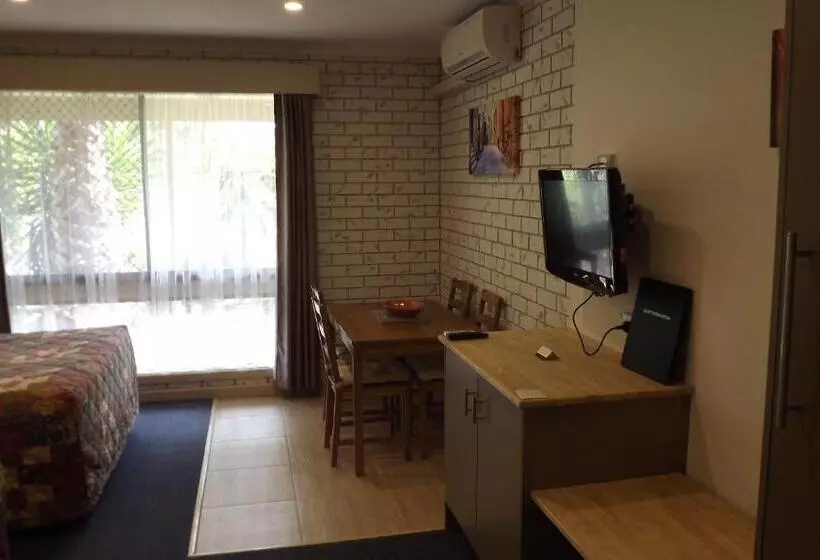 モーテル Culcairn Motor Inn