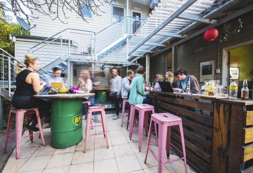 הוסטל Lords Lodge