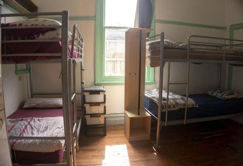 הוסטל Lords Lodge