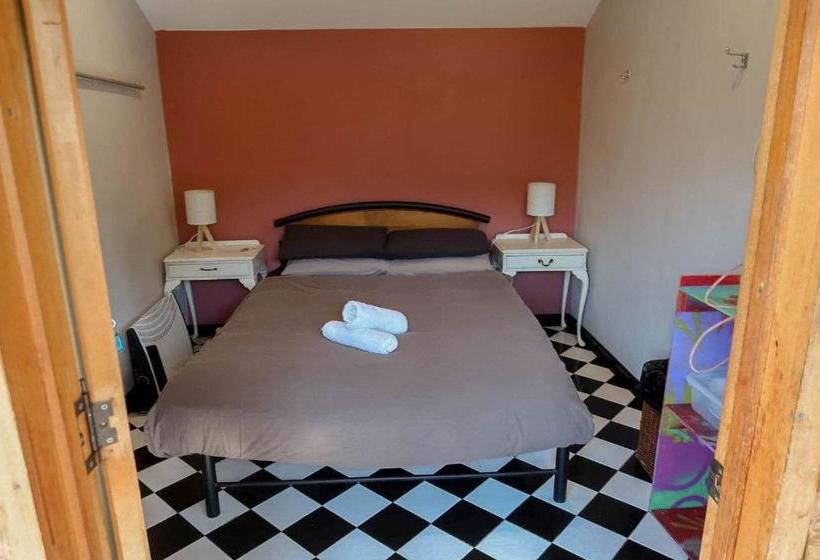 הוסטל Lords Lodge