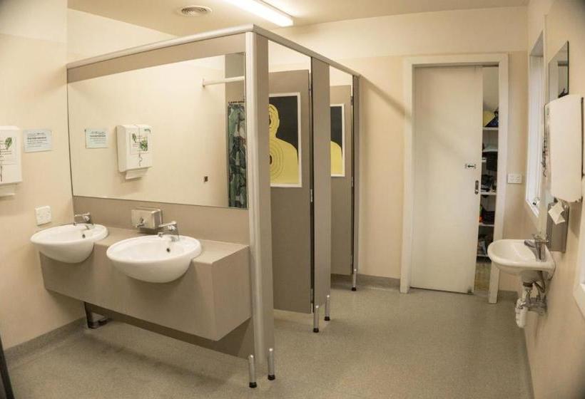 הוסטל Lords Lodge