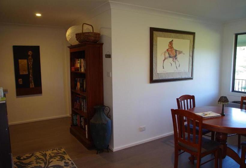 B&b Squeakygate Retreat