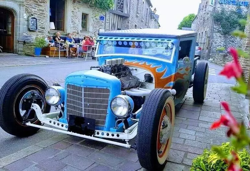 Aamiaismajoitus (B&B) Le Café Du Village   Bar à Cocktails & à Ambiance