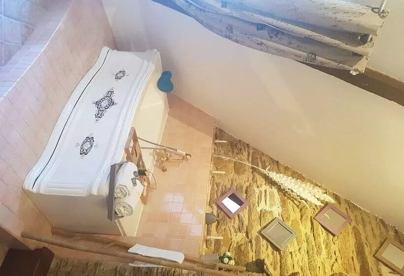 Aamiaismajoitus (B&B) Le Café Du Village   Bar à Cocktails & à Ambiance