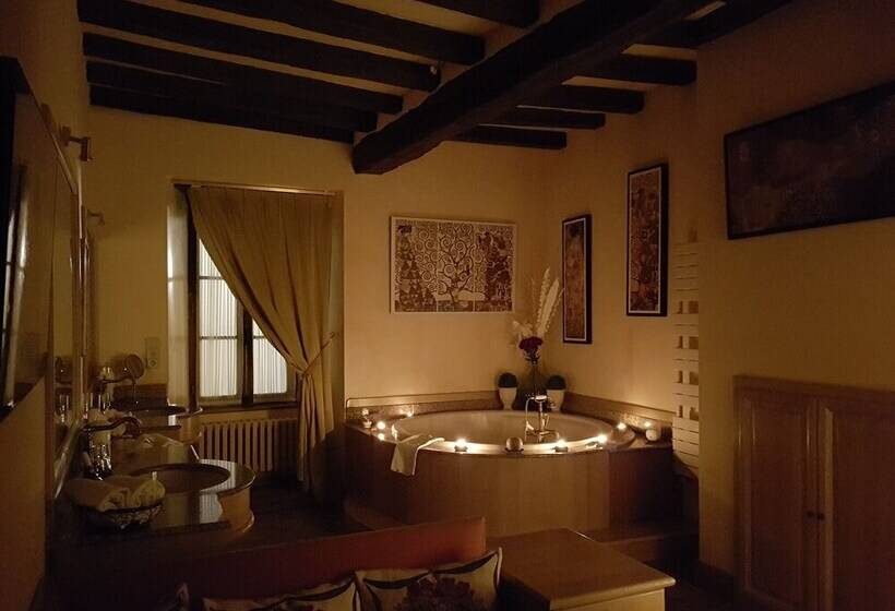 住宿加早餐 Le Café Du Village Bar à Cocktails & à Ambiance