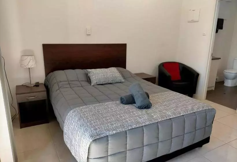 Derby Lodge Self Contained Apartments