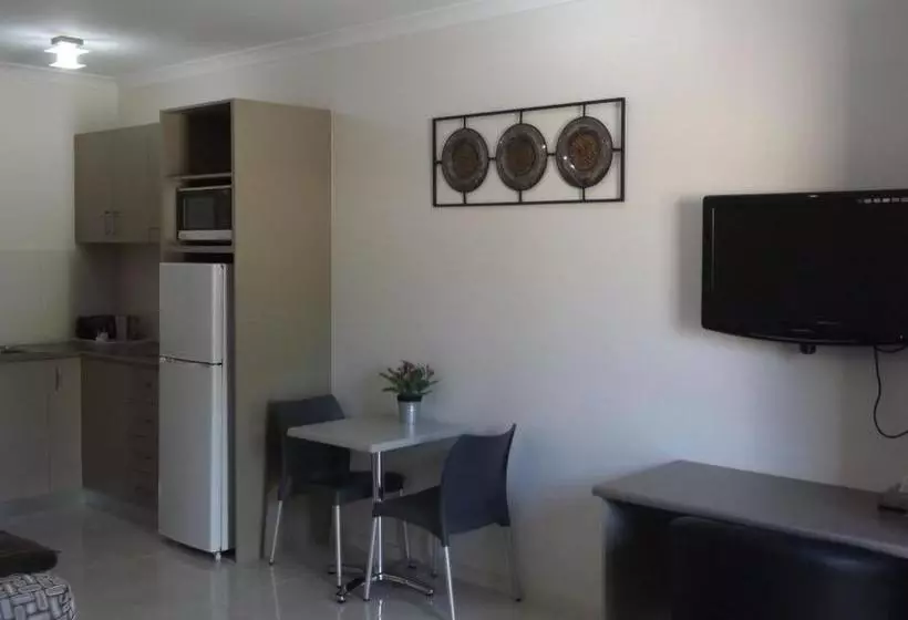 Derby Lodge Self Contained Apartments