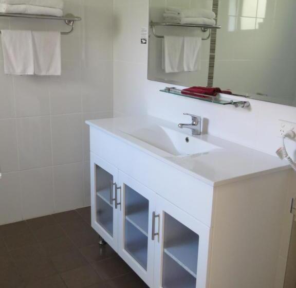 Emerald Gardens Motel & Apartments