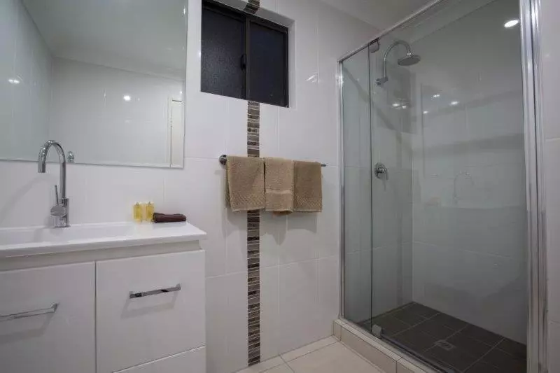 Emerald Gardens Motel & Apartments