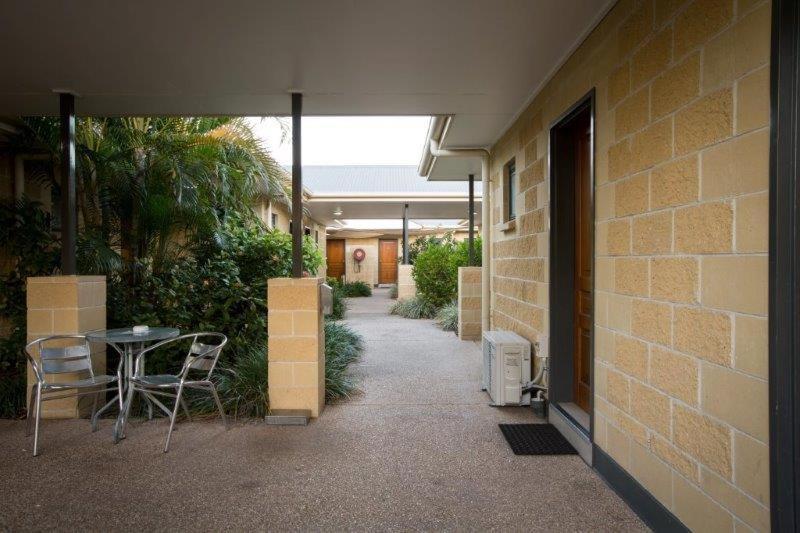 Emerald Gardens Motel & Apartments