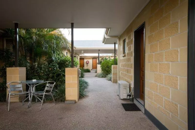 Emerald Gardens Motel & Apartments