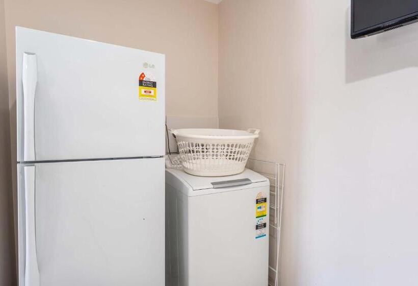 Emerald Gardens Motel & Apartments