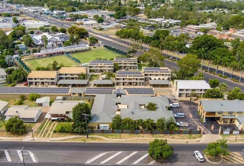 Emerald Gardens Motel & Apartments