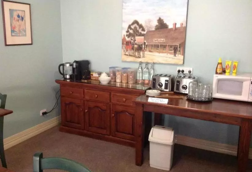 Emeu Inn Bed & Breakfast