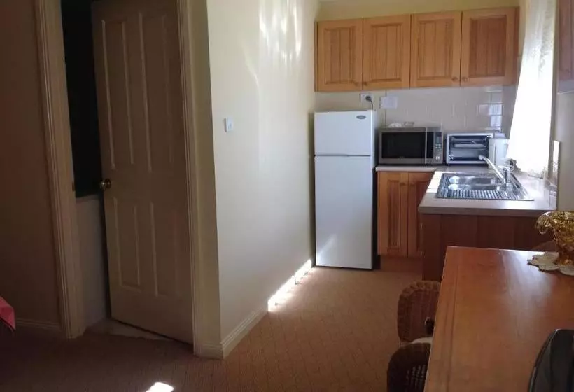 Emeu Inn Bed & Breakfast