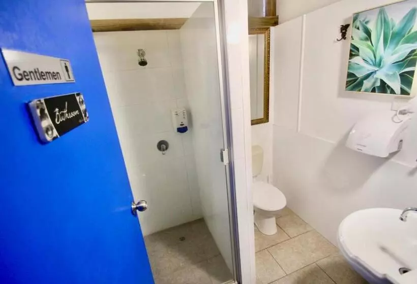 Hideaway Noosa Men Only Beach Resort