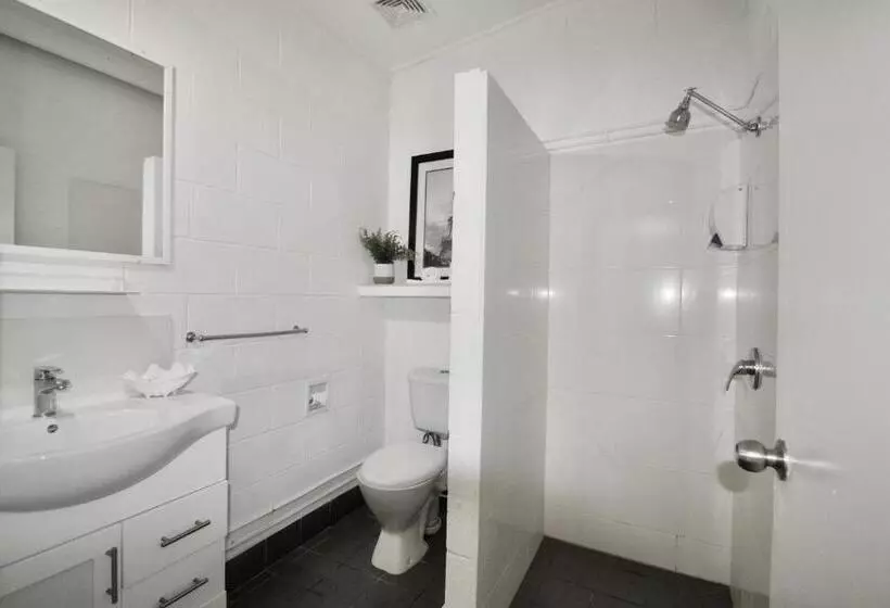 Hideaway Noosa Men Only Beach Resort