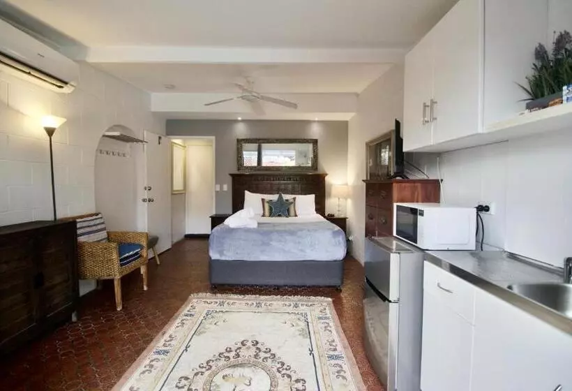 Hideaway Noosa Men Only Beach Resort