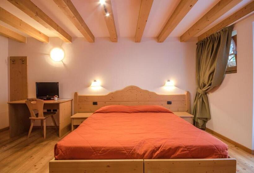 فندق Albergo Al Fontanin