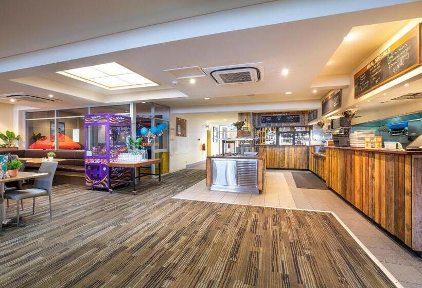 Esplanade Hotel Adelaide