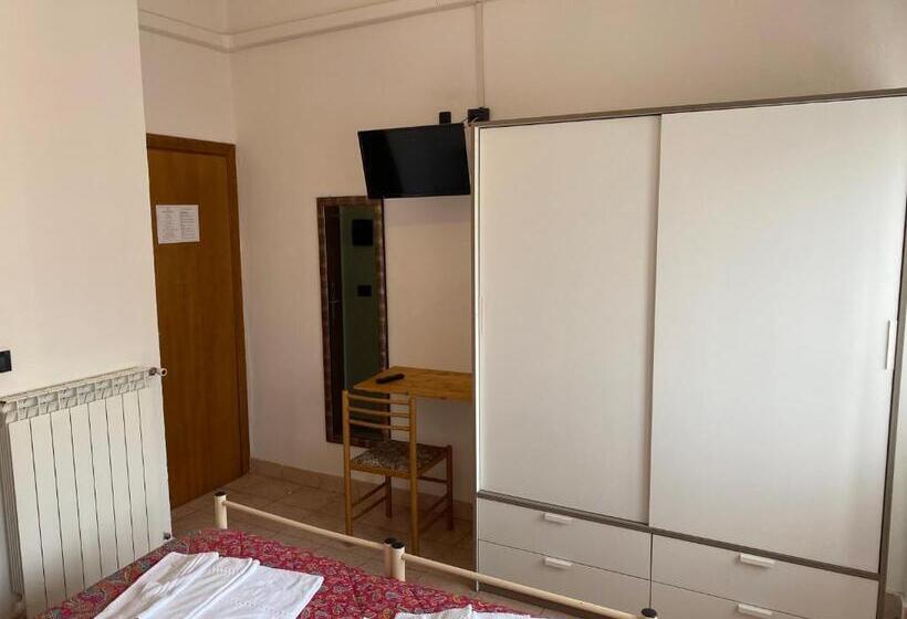 酒店 Nuovo Metropol