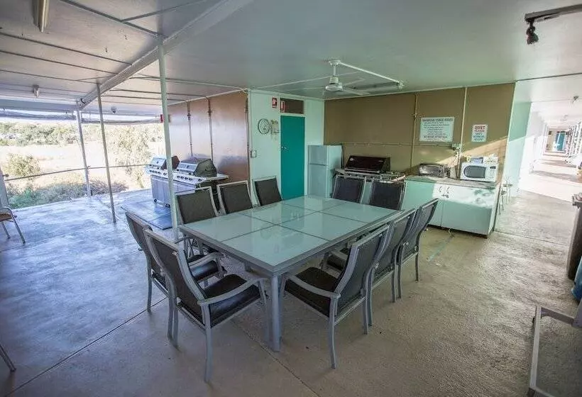 مُتل Fourth Avenue Motor Inn