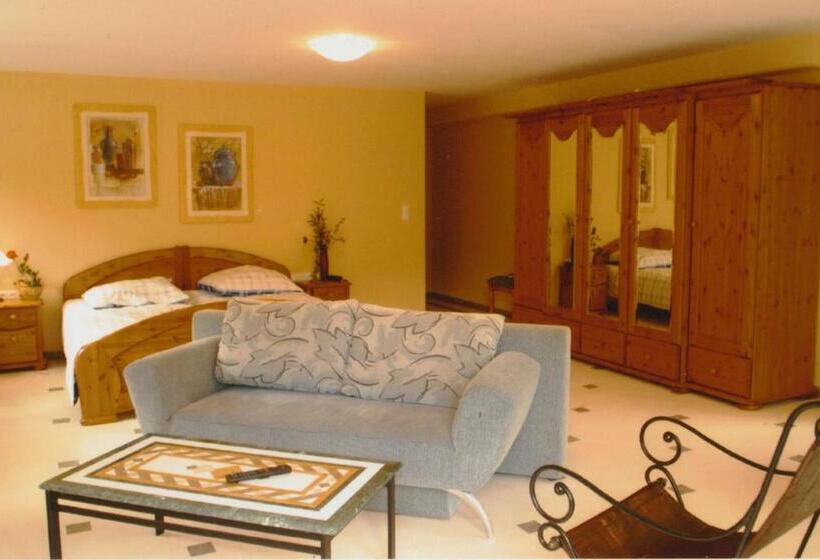 بنسيون La Lanterna