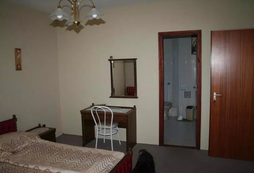 ペンション Leander Vendeghaz