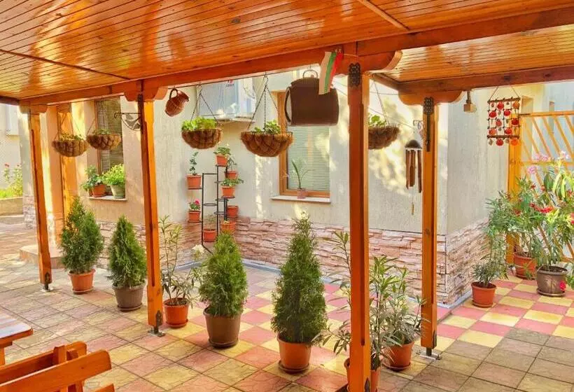 ペンション Tatyana Guest House