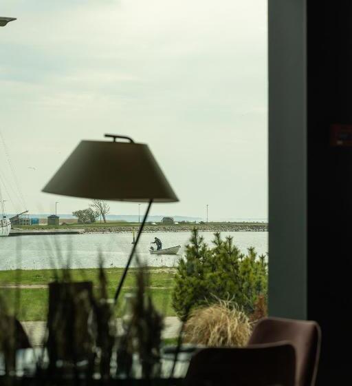 ö Seaside Suites & Spa